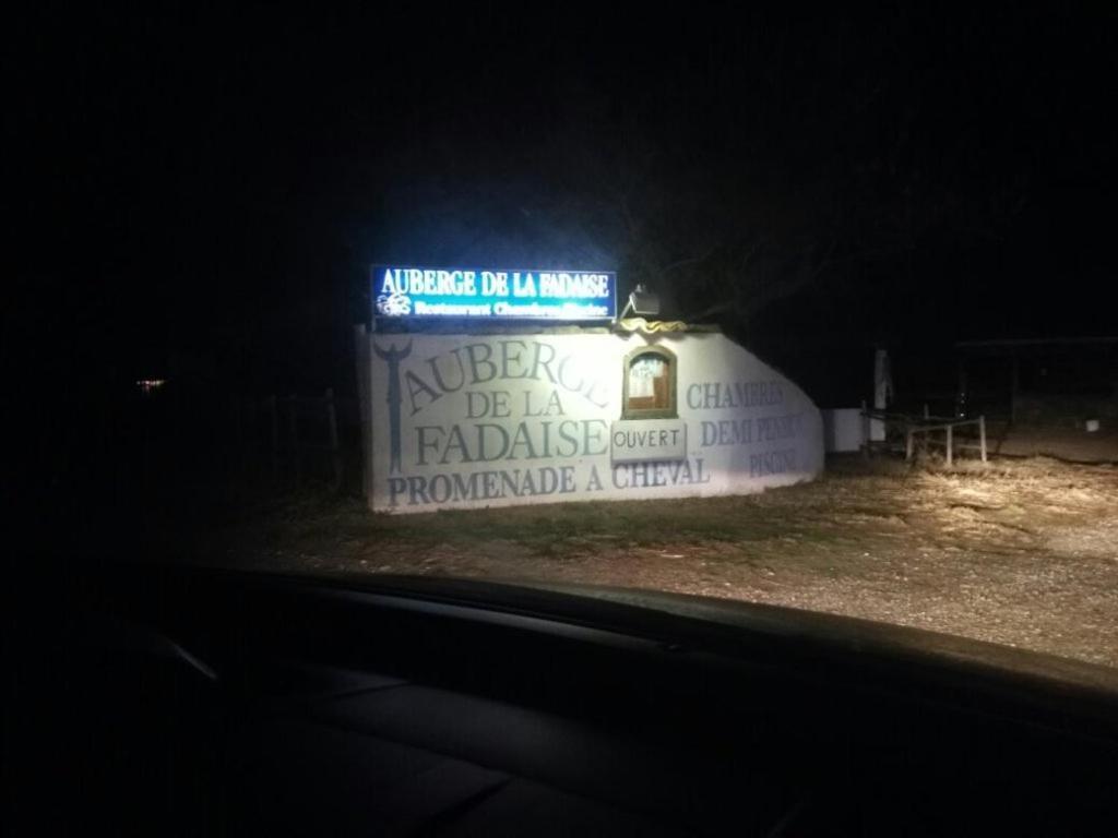 Auberge De La Fadaise Сент-Марі-де-ла-Мер Екстер'єр фото